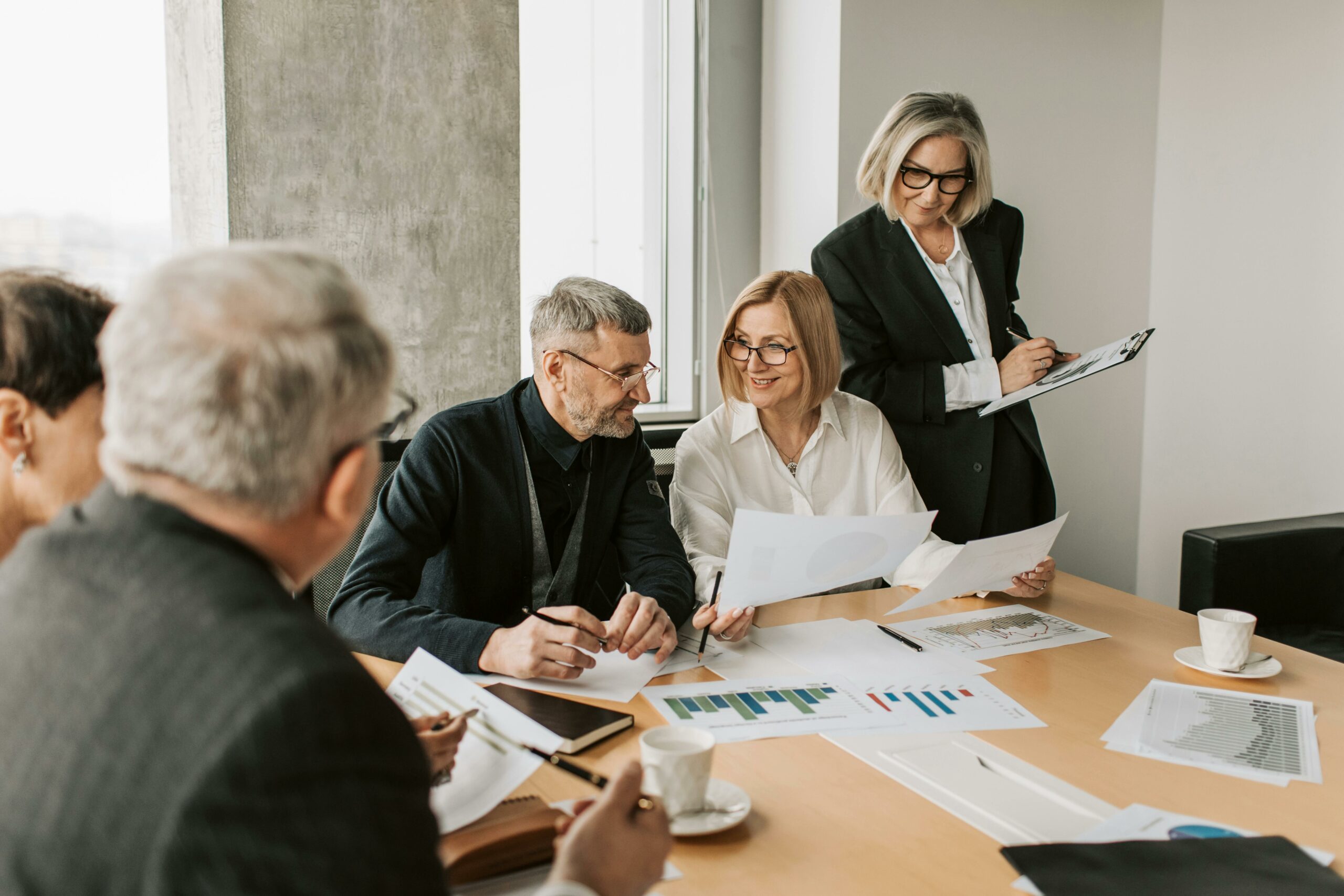 Datenraum-Plattformen: Geschäftpartner Meeting